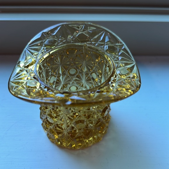 Fenton Vintage Daisy and Button Top Hat Toothpick Holder 2.5” x 3.25 - Picture 6 of 10